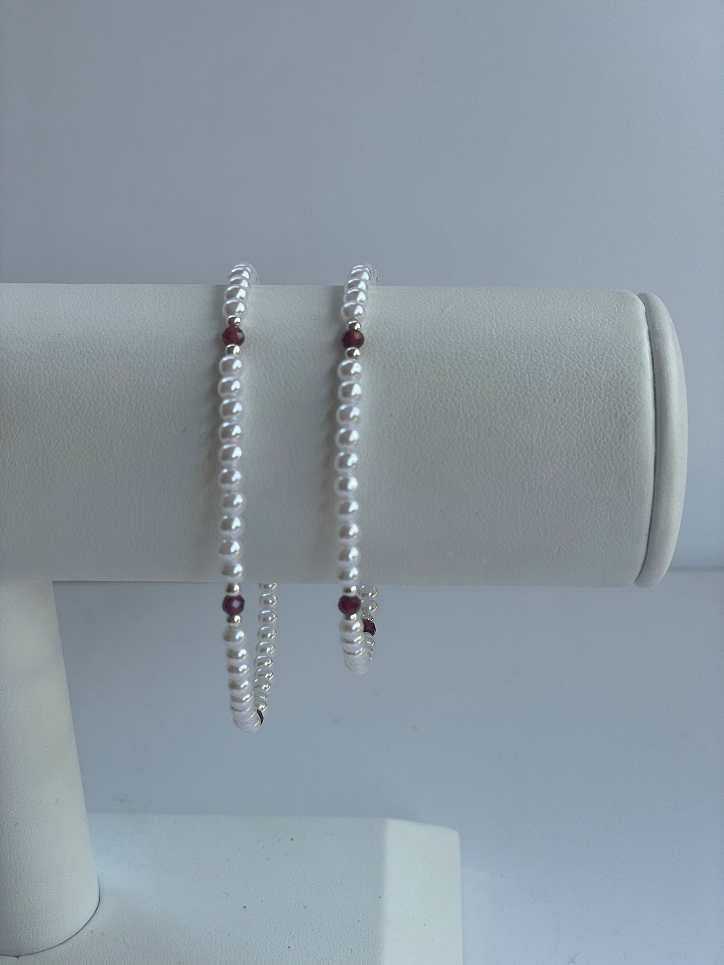 Pearl and garnet bracelet
