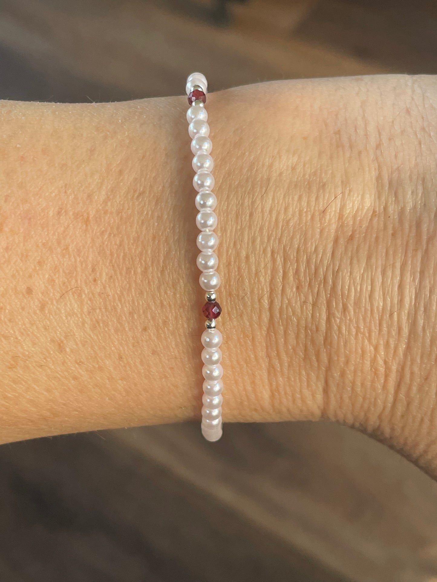Pearl and garnet bracelet