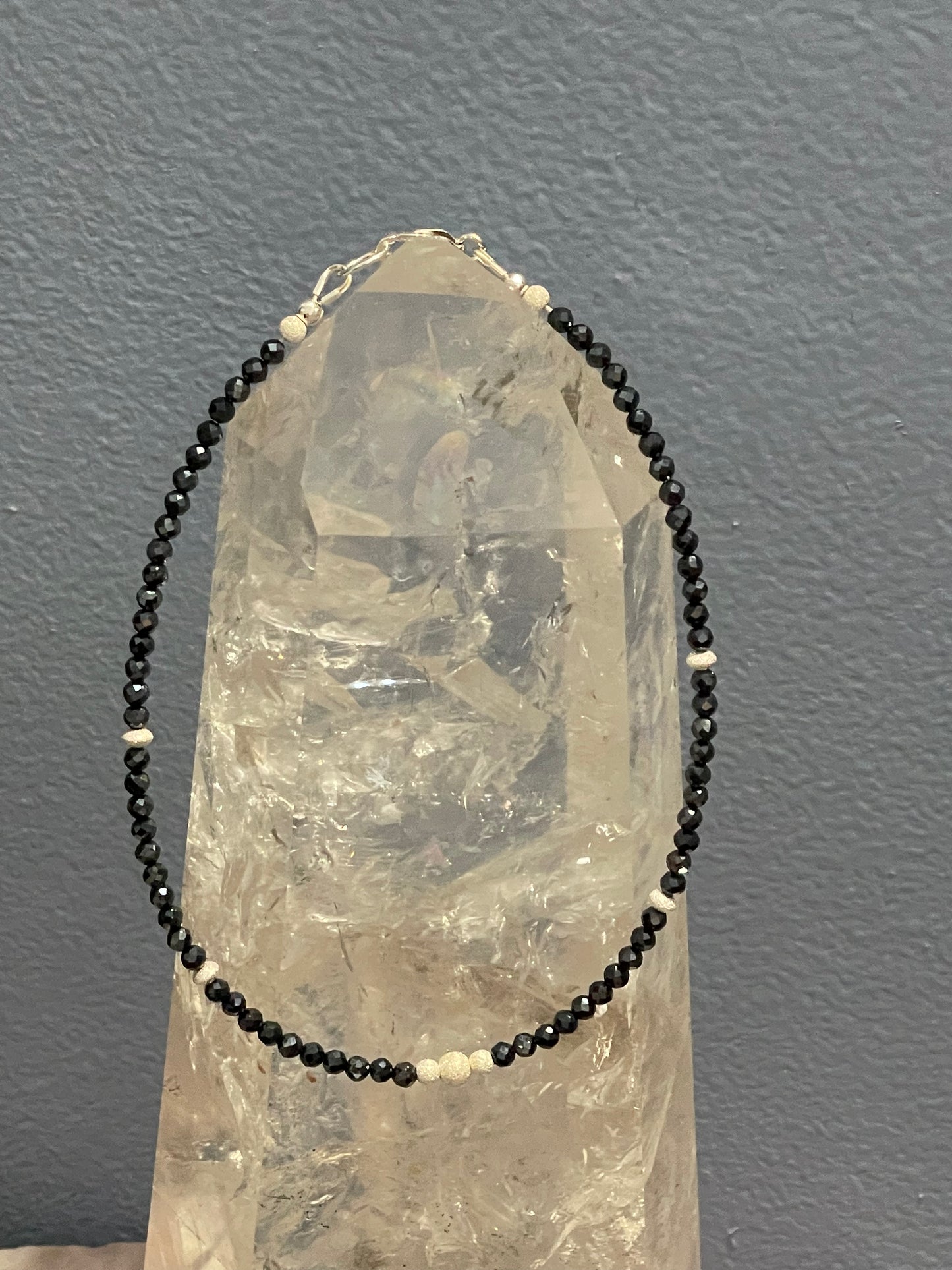 Black spinel anklet
